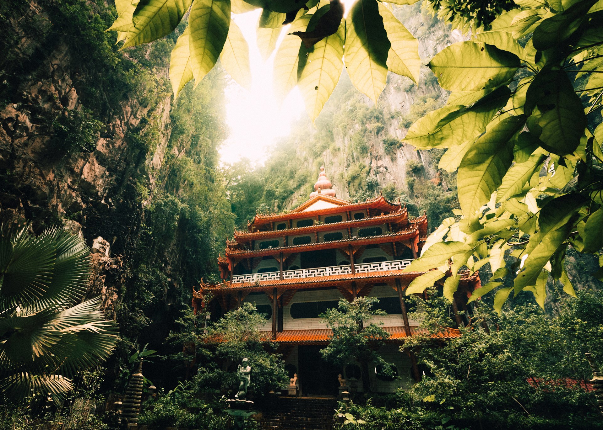 Full-service flights from several European cities to Malaysia from €489