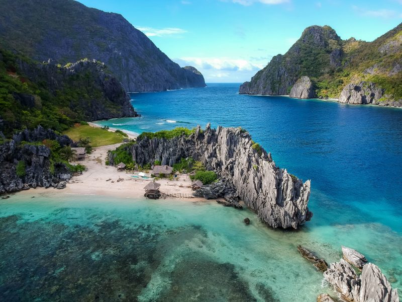 Cheap full-service flights from London to the Philippines 🏝️ for £397