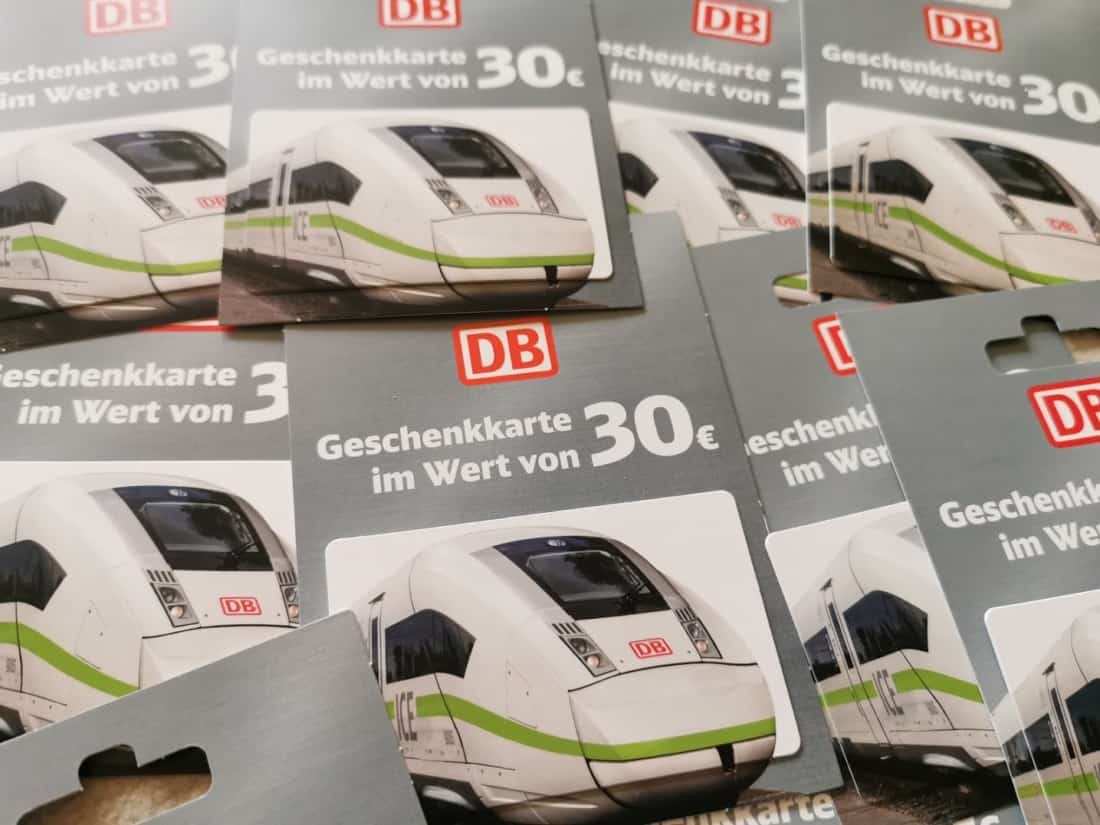 Deutsche Bahn: 30€ Geschenkgutschein für 26€ bei Rewe & Penny (auch online)