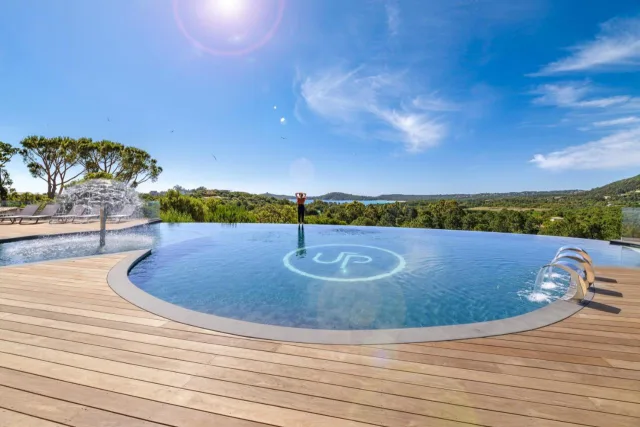 DIESEN Infinity-Pool auf Korsika müsst ihr gesehen haben 🤩