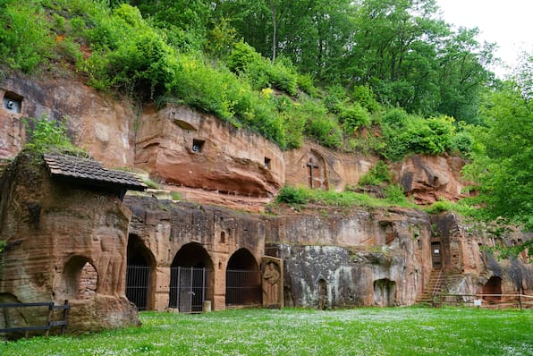 Dieser Wanderweg führt zum einzigen Felsenkloster Deutschlands