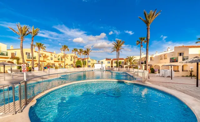 Family break to Menorca in May 😍 ONE KID STAYS FREE 🏖️🇪🇸
