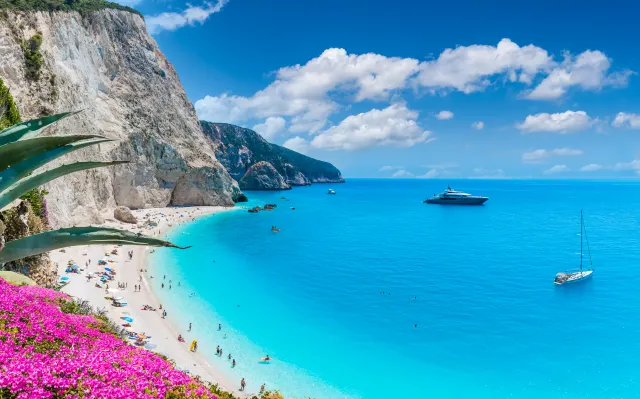 Lesser known Greek island where JULY prices are still affordable 💙🇬🇷