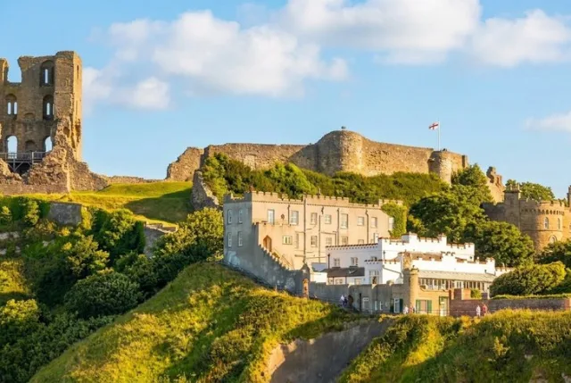 Scarborough stay at stunning castle hotel with brekkie 🥞 🏰 😍