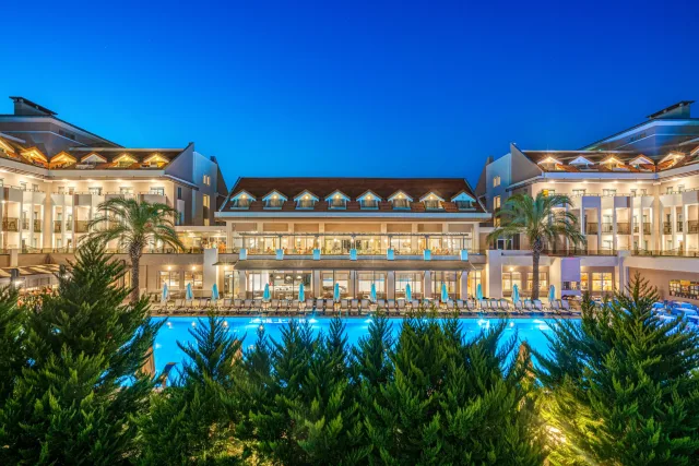 🤯 Teurer Familienurlaub? Nicht in diesem Resort! 🌴