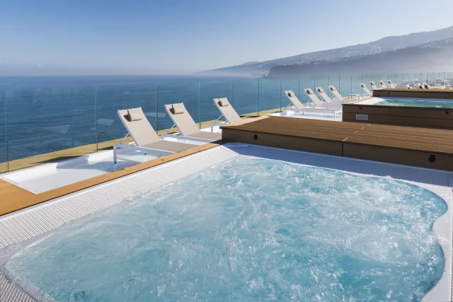 🤩 WOW-Hotel auf Teneriffa: Meerblick & Rooftop-Jacuzzi