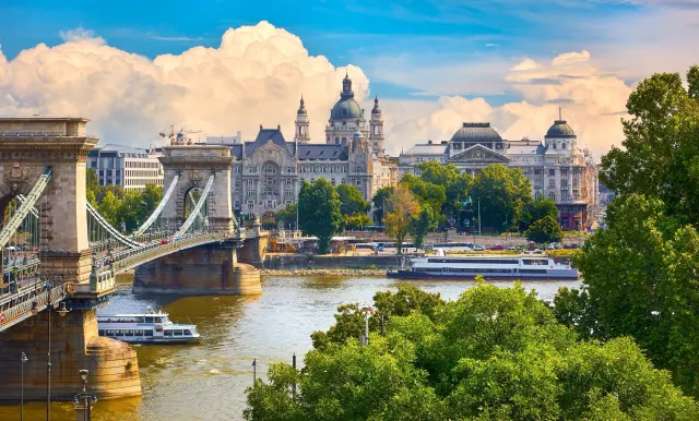 4⭐️ Budapest getaway in gorgeous Buda for a STEAL 🇭🇺