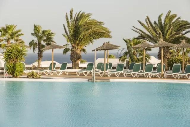 4-night Lanzarote 🇪🇸 4⭐ escape with flights ✈️🌴