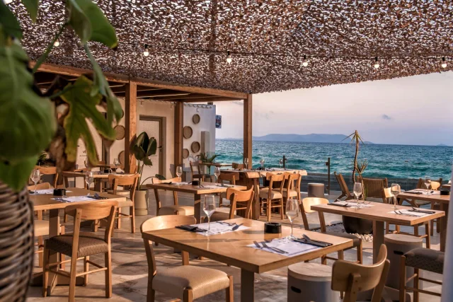 Enorm(e) stylisches Adults-Only-Hotel direkt am Strand 🇬🇷⭐️
