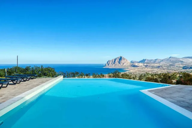 Family summer holiday 4⭐️ break to Sicily 🏖️