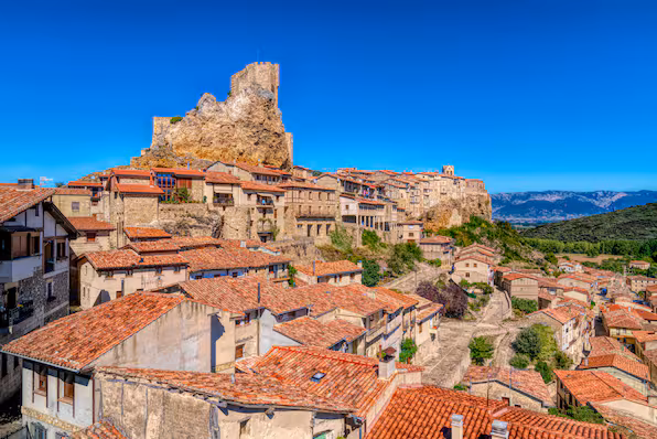 Frías: Dieser Mittelalter-Ort gilt als die kleinste Stadt in Spanien