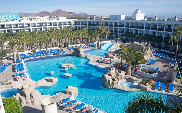 Lanzarote 4⭐️ all-inclusive beachfront getaway ☀️