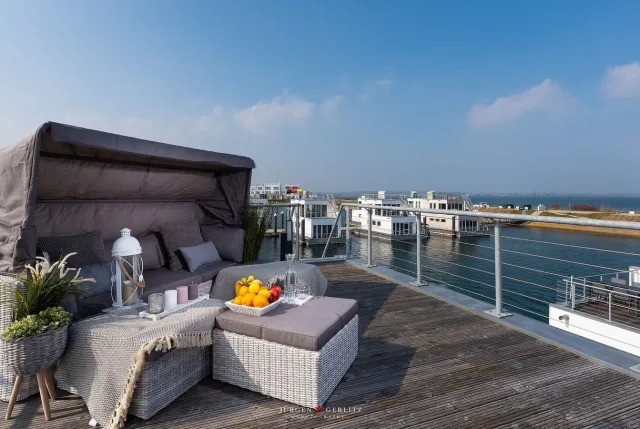 Ostsee: Schwimmendes Ferienhaus 🦭