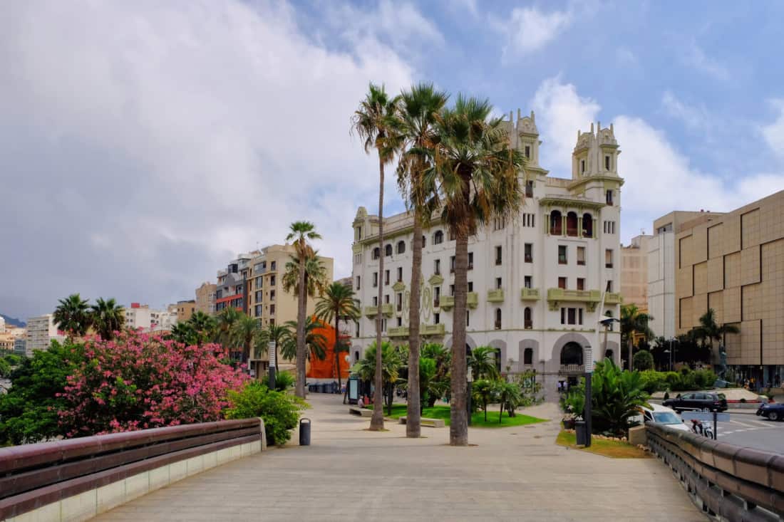 Spanische Exklave in Afrika: Helikopter-Flüge von Spanien nach Ceuta ab 42€ roundtrip
